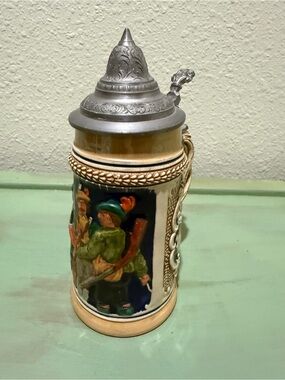 German-Style Ceramic Beer Stein with Pewter Lid - Cream & Navy 7” numbered